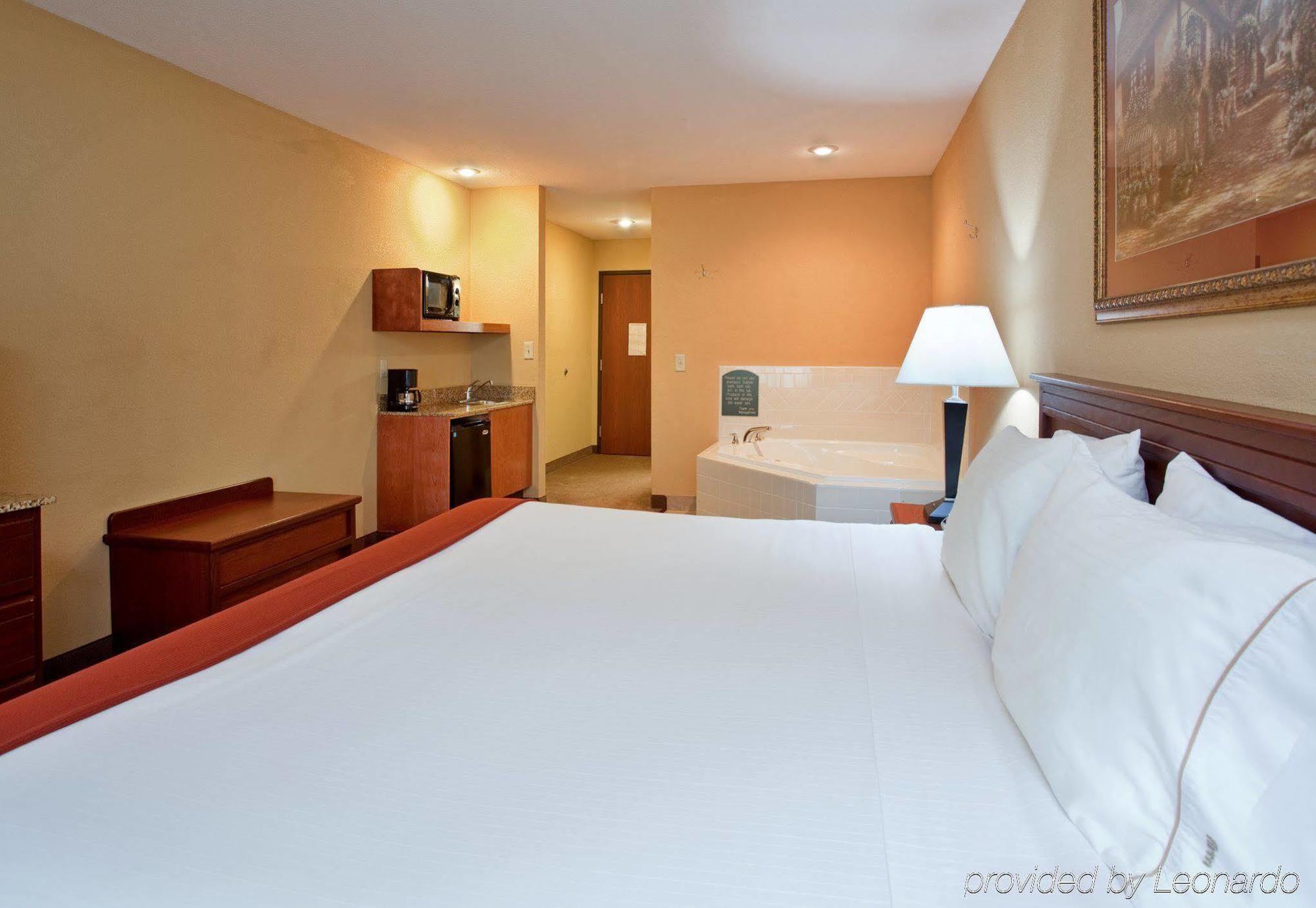 Holiday Inn Express Hotel & Suites Maryville By Ihg Ruang foto